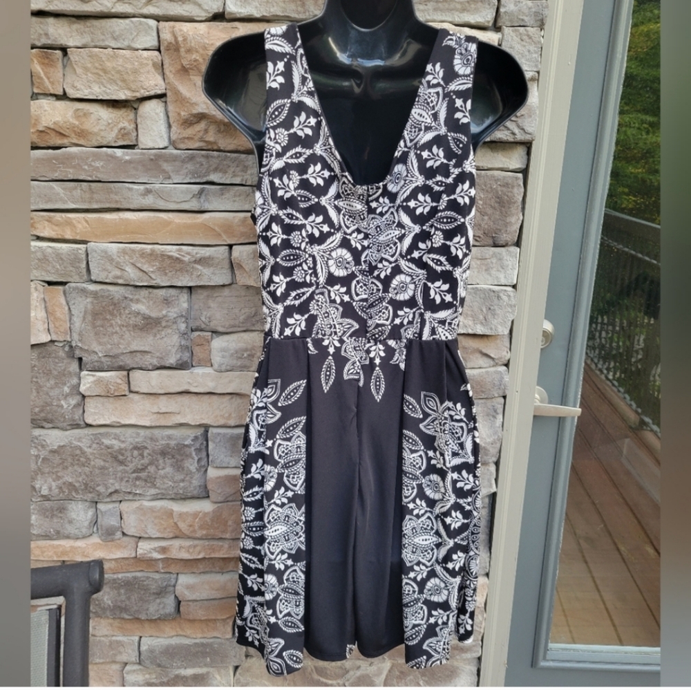 Venus Dress - Picture 7 of 8